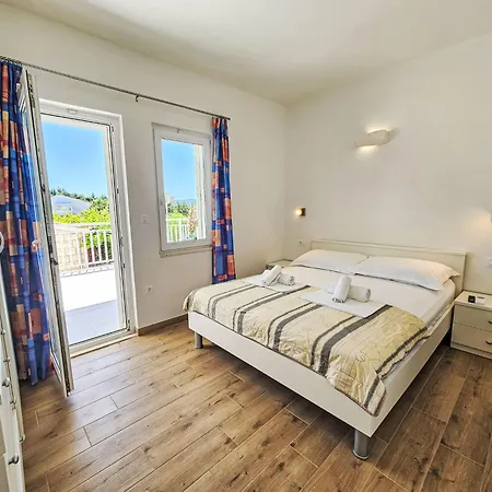 Apartment Apartment Balota - Moreska-1 By Interhome Viganj